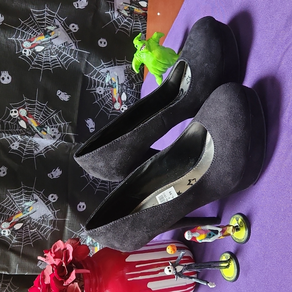 Brash brand black brushed heels size 9
